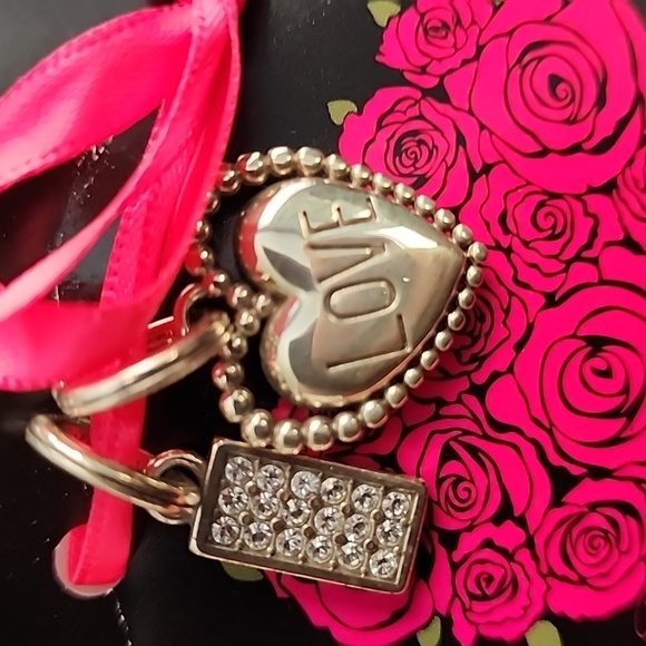 Brighton Charms - Picture 4 of 4